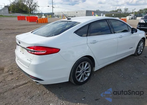 2017 Ford Fusion Hybrid Se z USA, uszkodzony, nr VIN 3FA6P0LU3HR384720